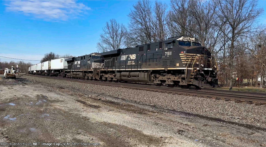 NS 7511 leads 22X.